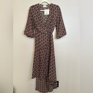 NWT Showpo Hi-Low Wrap Keen Spender Dress Black Floral Size 4